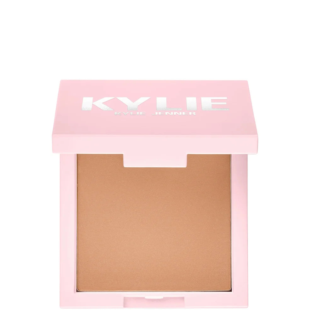 Kylie Cosmetics Pressed Bronzing Powder “300 Toasty” – sleek compact with mirror, featuring warm matte bronzer for natural contouring and sun-kissed glow.