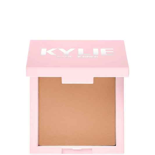 Kylie Cosmetics Pressed Bronzing Powder “300 Toasty” – sleek compact with mirror, featuring warm matte bronzer for natural contouring and sun-kissed glow.