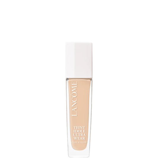 Lancôme Teint Idôle Ultra Wear Care and Glow - 120N, radiant finish foundation with long-lasting wear.